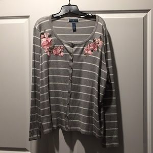 Sweater with flower appliqué long sleeve 3X
